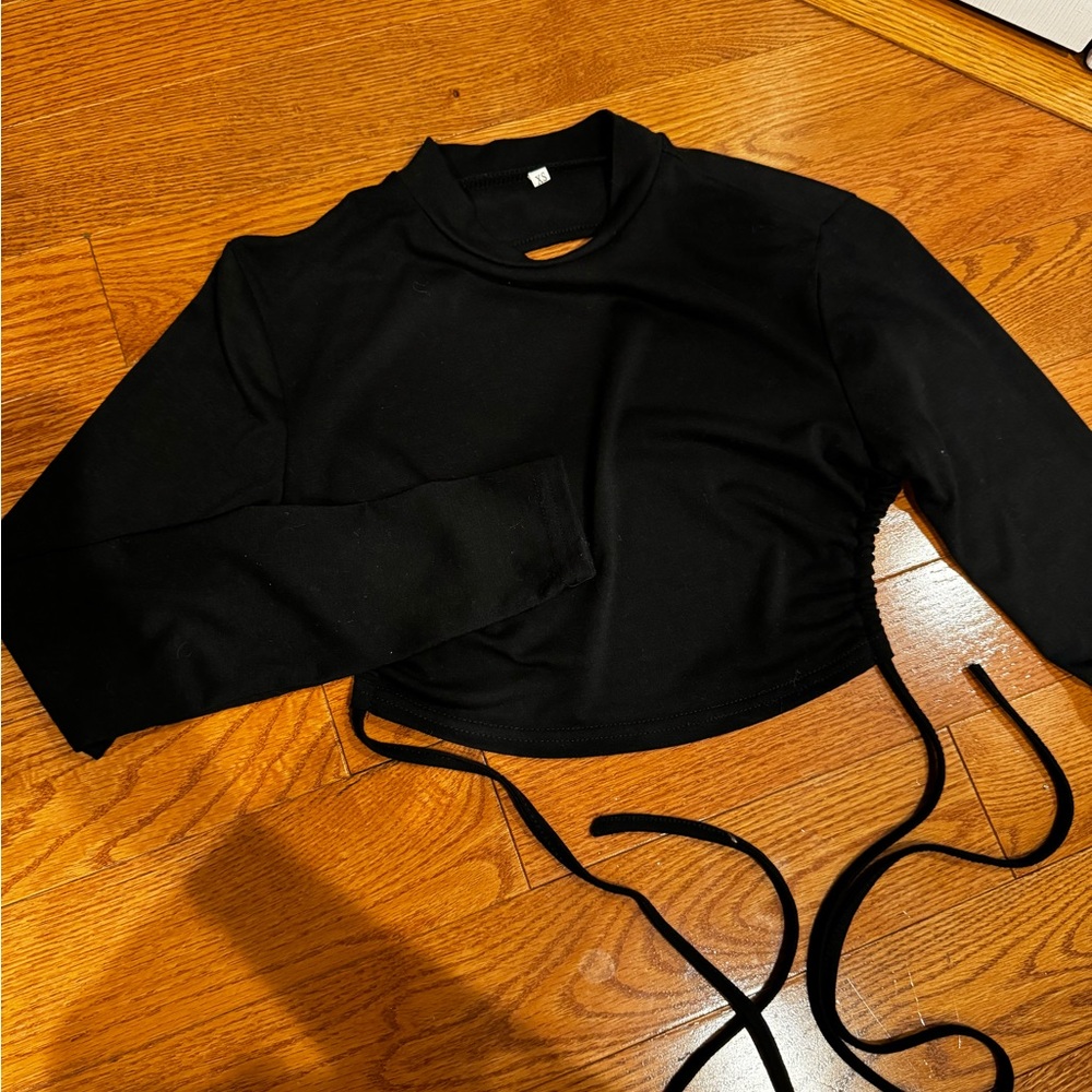 black, backless long sleeve crop top